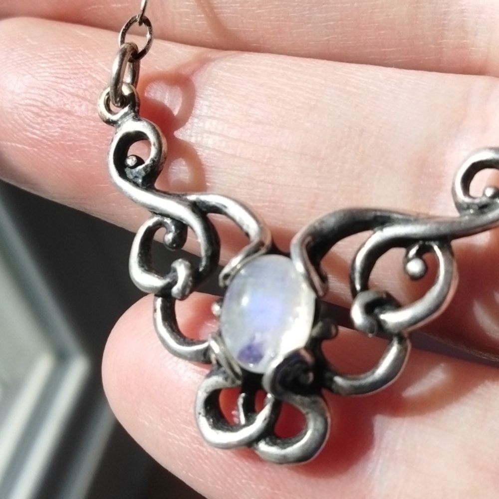 Elegant Silver Necklace with Moonstone Gemstone